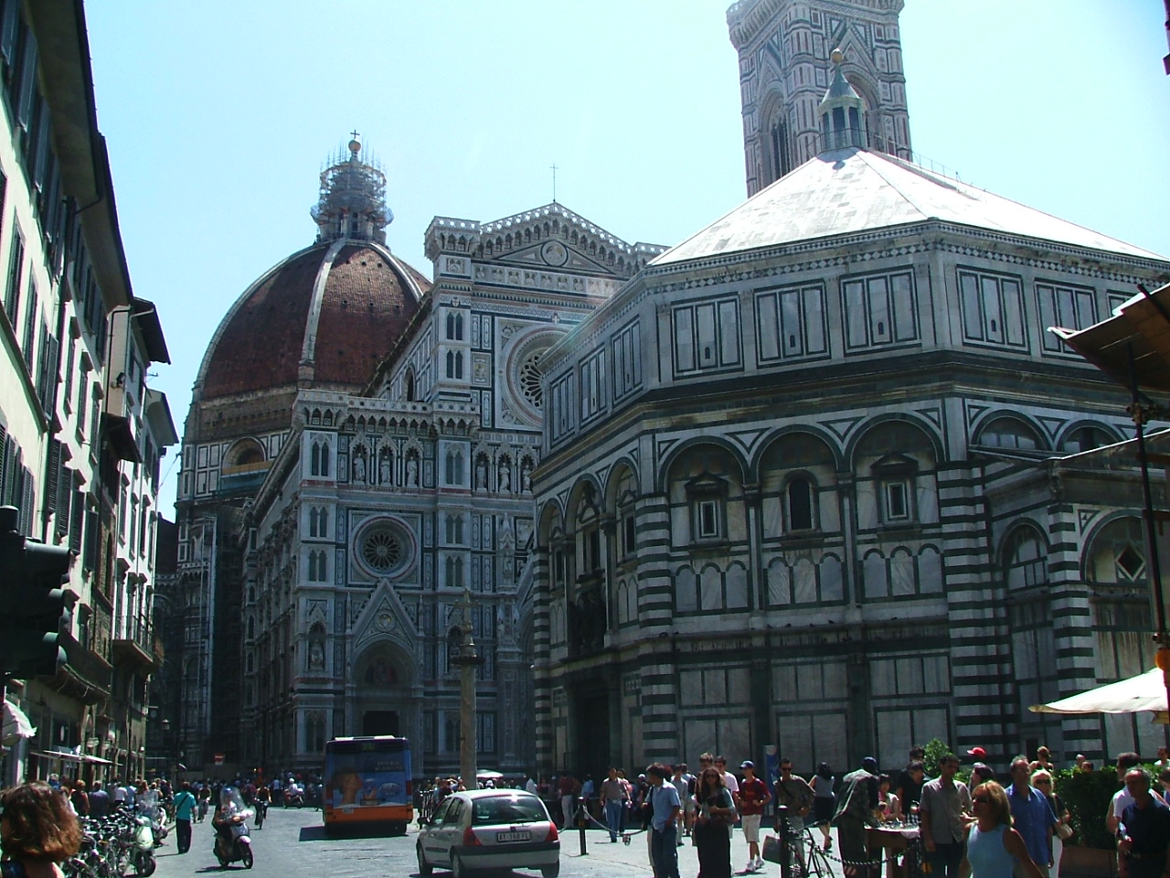 2004_0712Image0151 Florence Near David.JPG